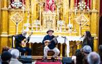 El Festival Altos de Gáldar llena la iglesia de Juncalillo con ‘El Colorao’ y su música de raíz