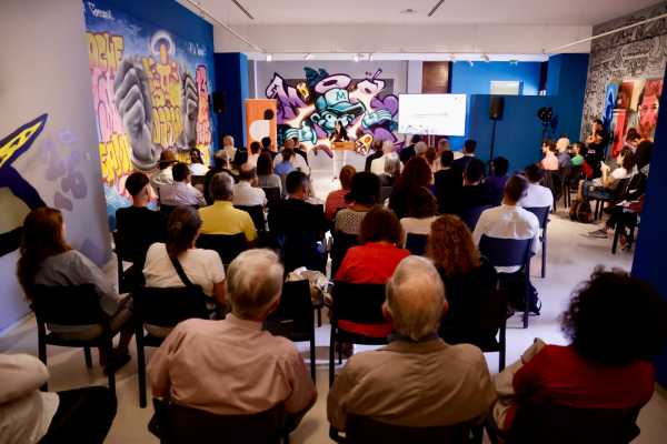 Carolina Darias presenta el primer Plan de Derechos Culturales de la ciudad