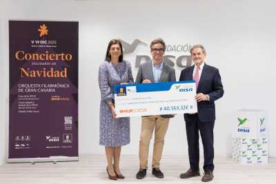 La Orquesta Filarmónica de Gran Canaria y la Fundación DISA entregan un cheque por valor de 40.563,32 euros a la Fundación ECCA Social