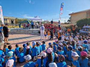 Más de 600 alumnos celebran el II Encuentro Deportivo de Las Huesas con fines solidarios