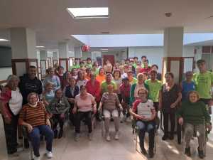 Servicios Sociales impulsa una jornada intergeneracional en el Centro de Mayores para fomentar el envejecimiento activo