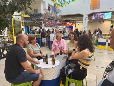Los productos de Canarias se promocionan en el mercado madrileño de San Fernando