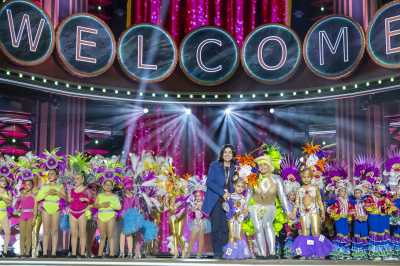 La cantera de las comparsas brilló en el escenario dedicado a «Las Vegas»