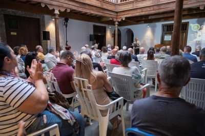 Con el aforo al completo, quedó presentada la Asociación “Cultura en Movimiento Norte de Gran Canaria”.