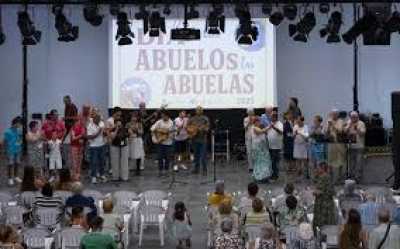 Mogán celebra a las  abuelas y abuelos