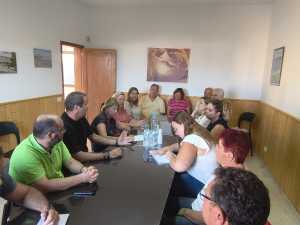 El Partido Popular de Telde y la presidenta Mónica Muñoz visitan la Asociación  de Vecinos Las Mansas en La Pardilla para interesarse por la afección al barrio  por el cierre del acceso a la GC-1