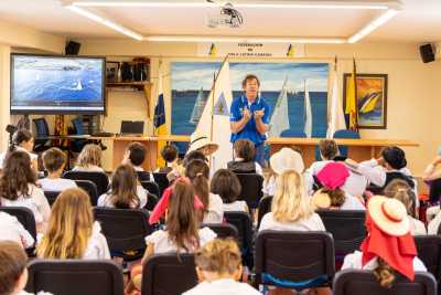 La vela latina canaria acerca su tradición e historia a un centenar de estudiantes grancanarios