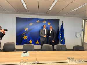 Clavijo logra que el apoyo del comisario de Transportes a extender la exención de los ETS más allá de 2030