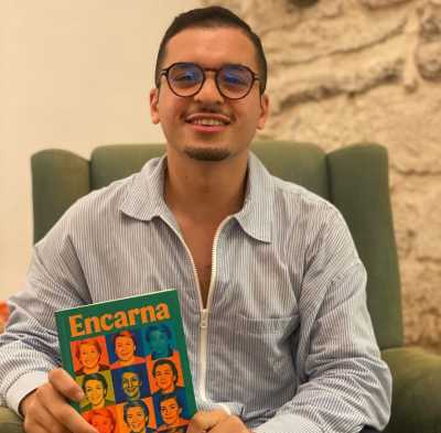 Mohamed Sikabi trasciende en ‘Encarna’ el género de la biografía para convertir a la popular periodista en el retrato de una época