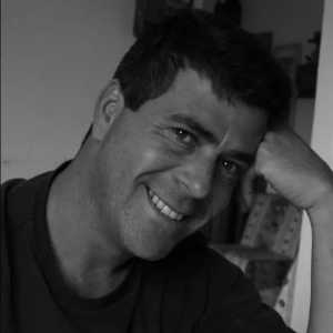 El Pleno aprueba conceder la Medalla de Oro de la Ciudad a Raúl Saavedra López a título póstumo