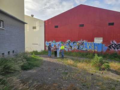 El alcalde de Telde escucha y actúa en Jinámar con una jornada de trabajo a pie de calle