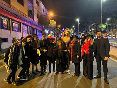 Una sardina de un mundo de fantasía, mitos y leyendas se despide ante su gente en San Juan y deja la alegoría del próximo Carnaval de Telde