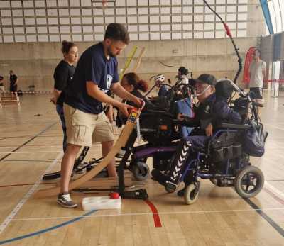 La ciudad felicita al deportista paralímpico teldense Ángel Vega y su auxiliar Cristian Vega tras colgarse el bronce regional