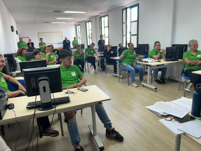 El alumnado del PFAE Faycanes participa en un taller sobre la búsqueda activa de empleo