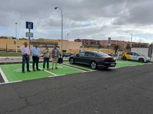 Ayuntamiento y Cabildo refuerzan su colaboración con cinco punto de recarga y un proyecto fotovoltaico en La Garita