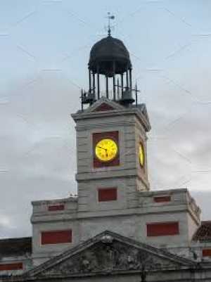 El reloj de la Puerta del Sol de Madrid marcará por primera vez la hora canaria en homenaje a las islas