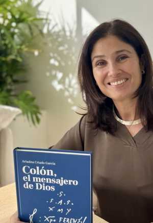 La escritora Ariadna Criado García presenta su primer libro, ‘Colón, el mensajero de Dios’