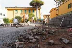 Inician las obras de rehabilitación y ampliación del parque infantil de San Isidro
