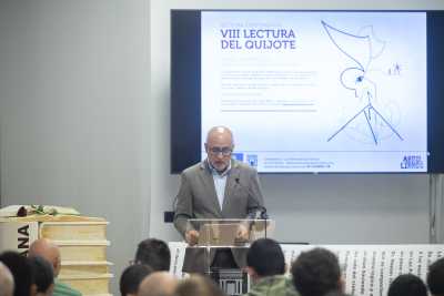 Antonio Morales abre en la Biblioteca Insular la lectura continuada del Quijote con motivo del Día del Libro