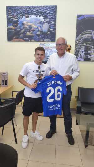 El futbolista Jeremy vuelve a elegir Maspalomas para su preparación deportiva