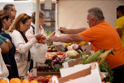 El Mercado Agrícola de Gáldar vuelve a reunir a productores y consumidores en la Plaza de Santiago