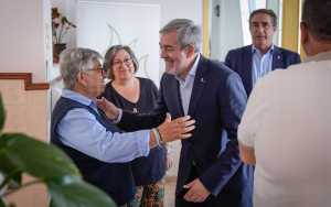 Fernando Clavijo conoce de primera mano la labor de la Casa Hogar San Lorenza para personas sin hogar