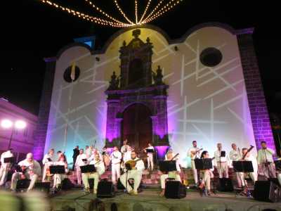 Amigos del Arte con las solistas, Elena González y María José Lugo en Tenderete.