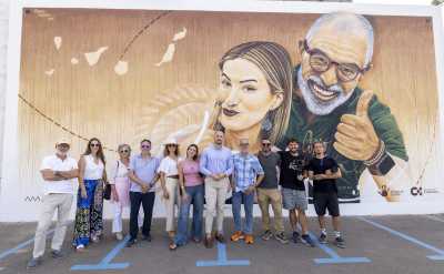 La Quinta estrena un mural con referencias al programa gastronómico de la TV Canaria ‘Como en casa’