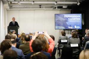 Clavijo destaca el papel de Canarias como socio estratégico en la investigación de los océanos y el cambio climático